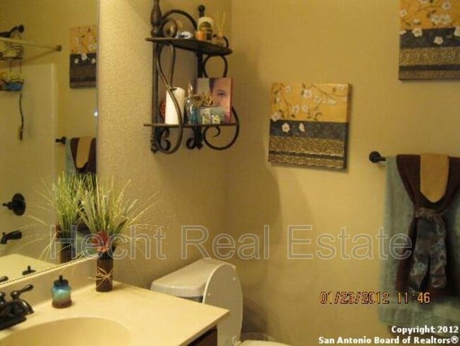 Photo - 913 Brown Rock Dr