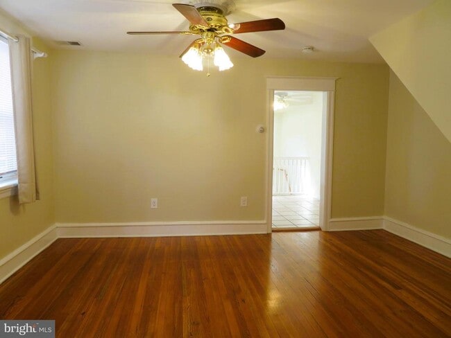 Photo - 209 W 7th Ave