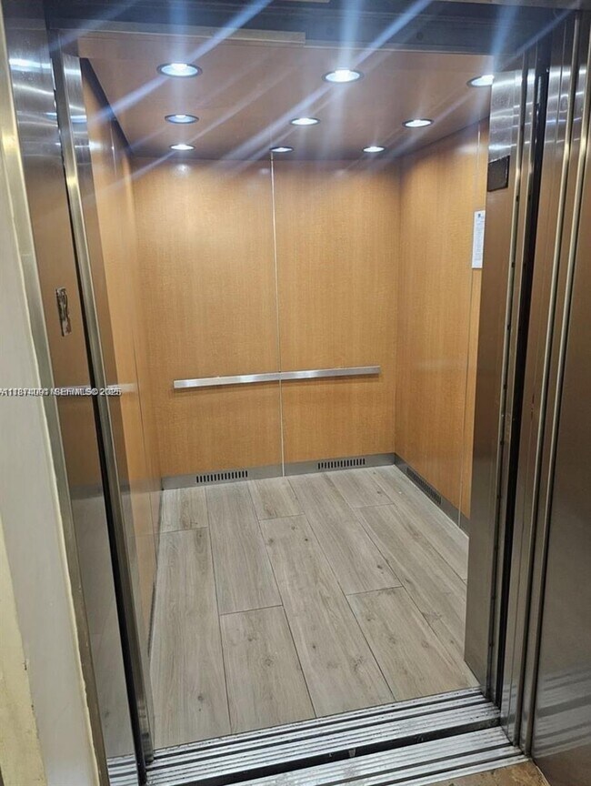 Photo - 102 SW 6th Ave Unidad 205