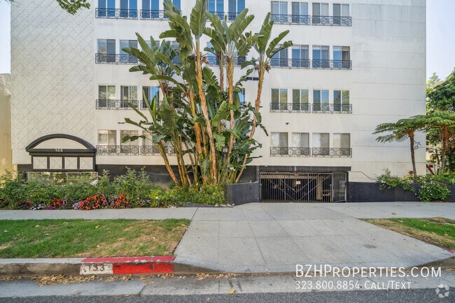Building Photo - 136 N Swall Dr Unit 302 Rental