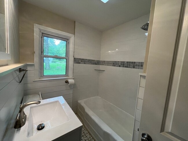 Photo - 2650 Morris Rd