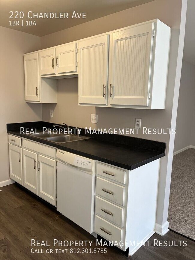 Photo - 220 Chandler Ave