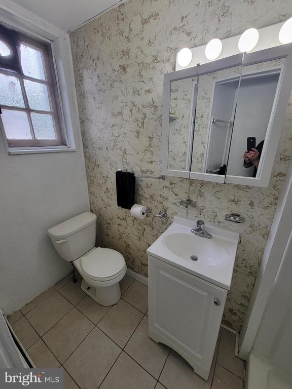 Photo - 835 W Marshall St