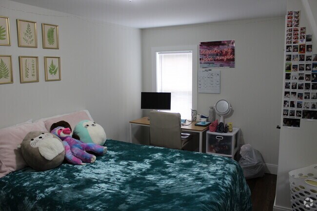 Building Photo - 15 Pomeroy St Rental