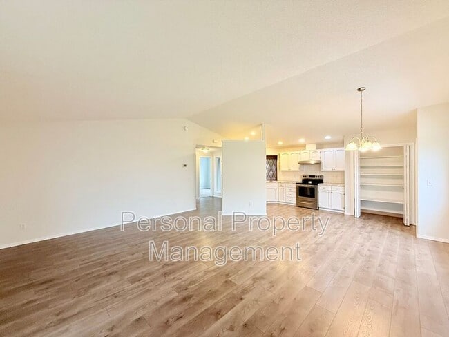 Photo - 10411 NE 66th St