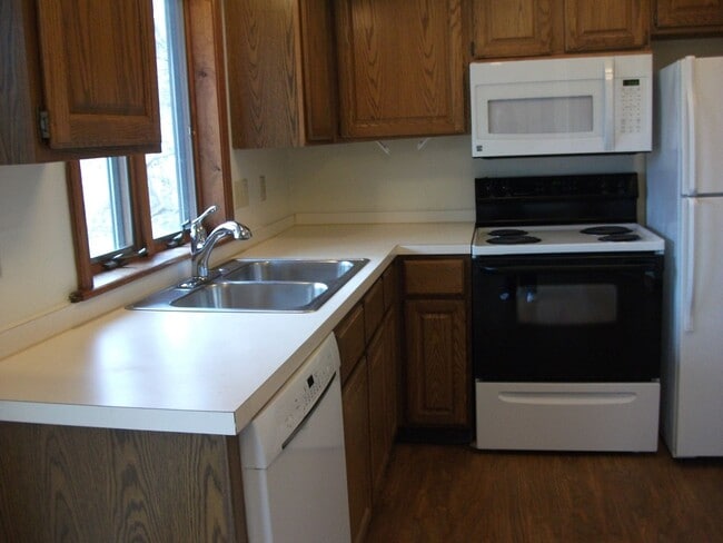 Building Photo - 4666 Troop K Rd Unit 4666 Rental