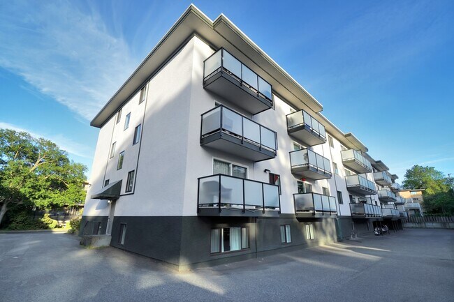 Photo - Stadacona Apartments