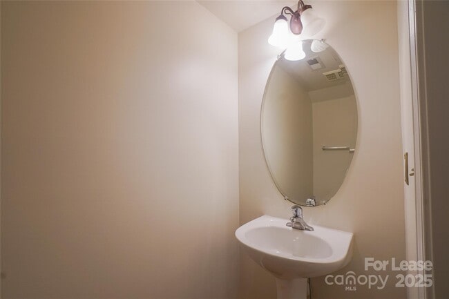 Photo - 15658 King Louis Ct