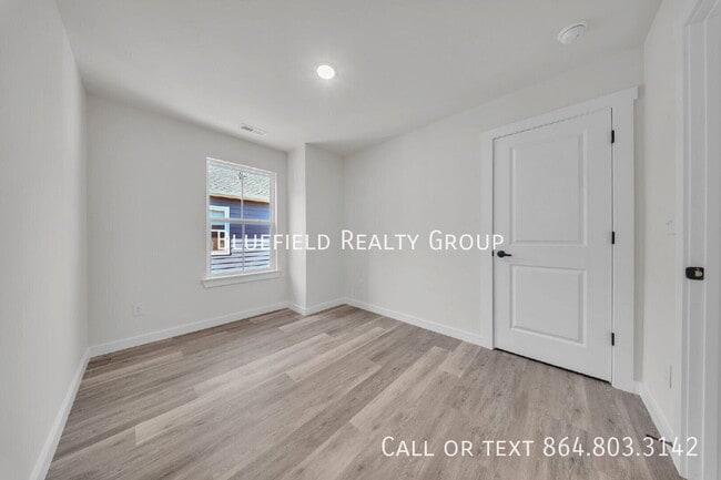 Photo - 267 Vanderbilt Rd