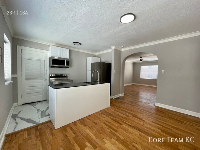 Photo - 1114 W 45th St Unit 1110-2