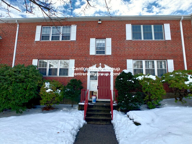 Building Photo - 30 Lake Shore Ct Unit #3,