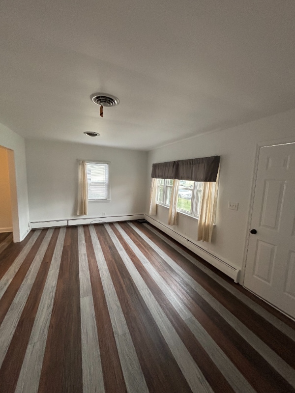 Photo - 319 Holly Ct