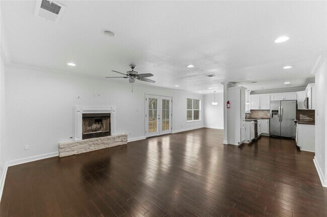 Photo - 1909 Crooked Ln