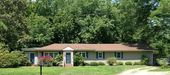 Building Photo - 240 Fresno Dr