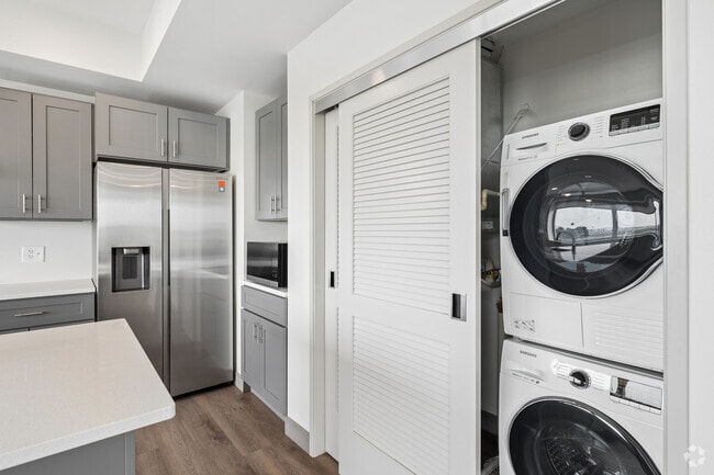 Voyager 2 2BR, 2BA - 1,088SF - Laundry