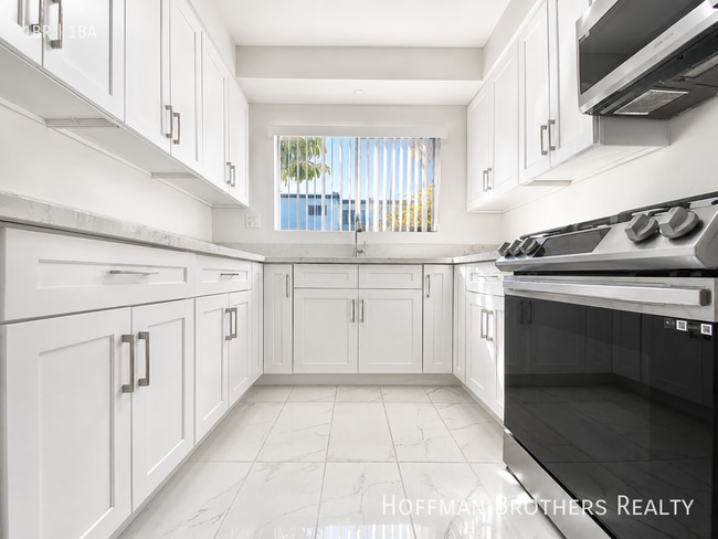 12410 Chandler Blvd Unit 23