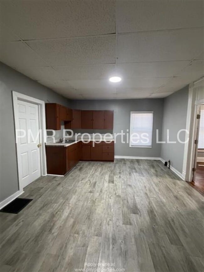 2611 Mary St