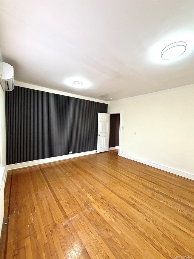 Photo - 30-06 85th St Unidad 2nd Fl