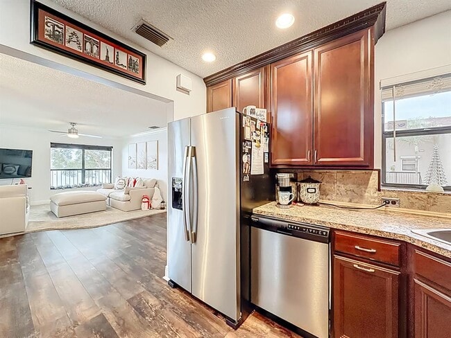 Photo - 2846 Carambola Cir S