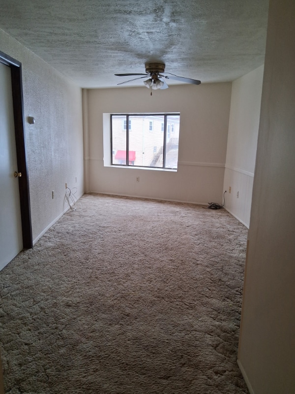 Photo - 615 Duss Ave Unidad 2