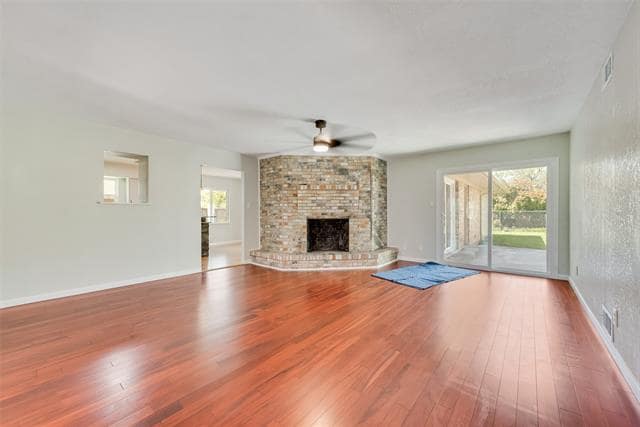 Photo - 219 Hillcrest Dr