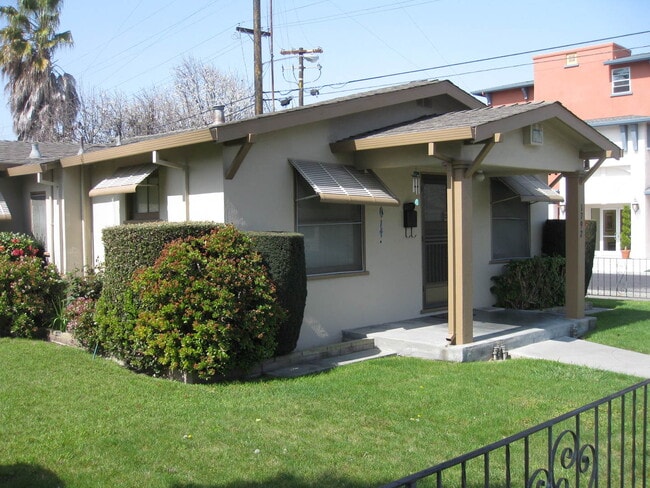 Building Photo - Santa Clara Charm ~ 3BR/1BA on Main Street