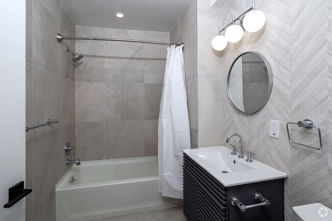 1BR, 1BA - Bathroom - Borbeck Court