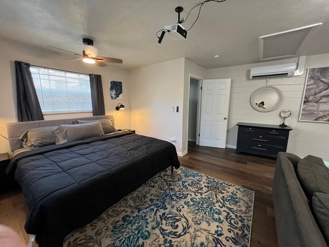 Photo - 885 Derbyshire Rd