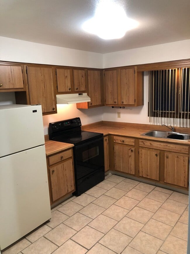 Photo - 4651 GOVERNORS DR