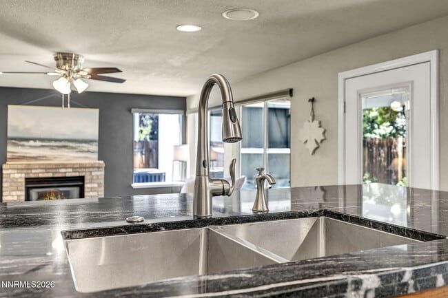 Photo - 5045 Pradera St