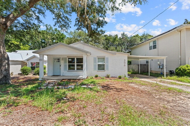 Photo - 306 Florida St