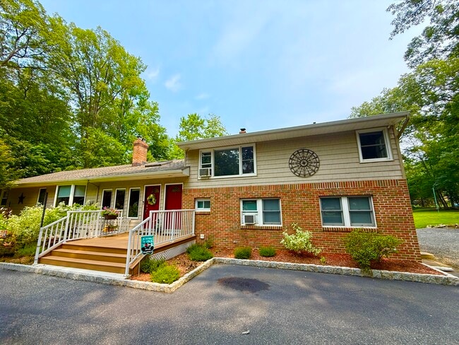 Building Photo - 210 Conklintown Rd Unit B Rental