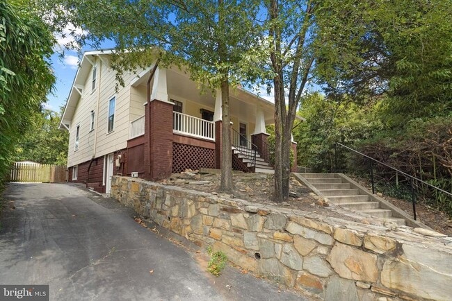 Photo - 2417 Washington Blvd