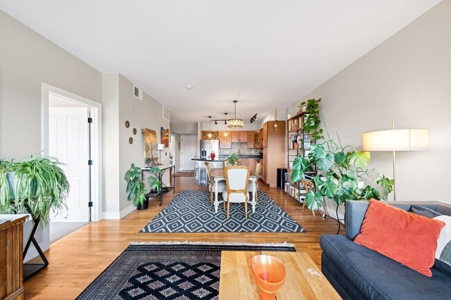 Photo - 1BD Jefferson Park Condo with Office and Parking Spot