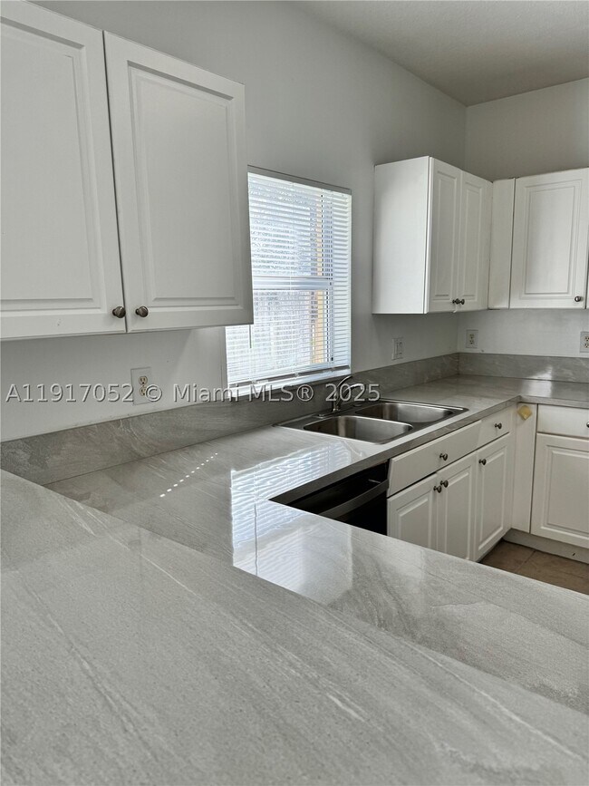 Photo - 4100 NE 24th St