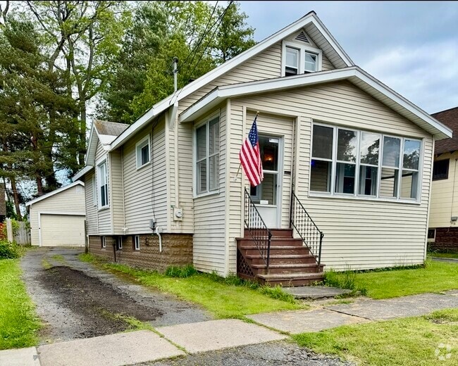 Building Photo - 1005 Kellogg Ave Rental