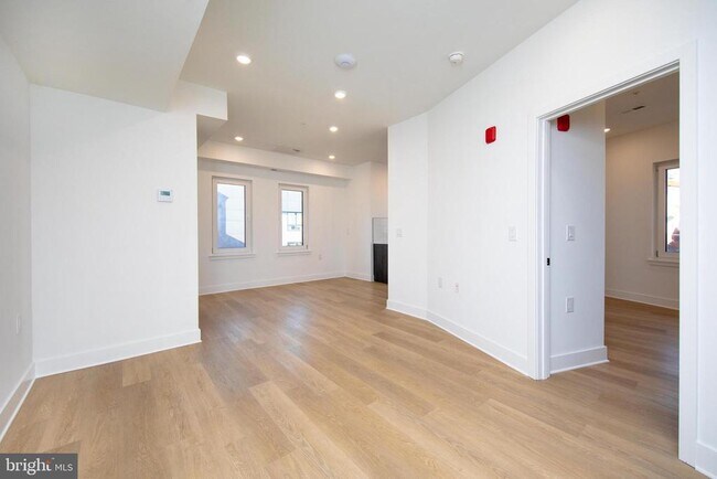 Photo - 633 N 5th St Unit 201