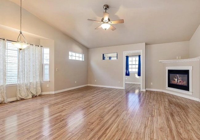 Photo - 140 Barron Way