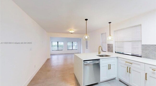 Photo - 2529 NE 181st St