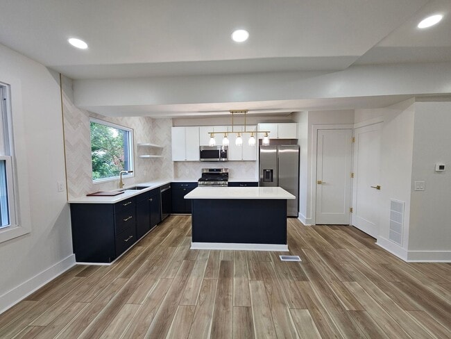 Building Photo - Amazing 3 bedroom 2.5 bath House for Rent ...