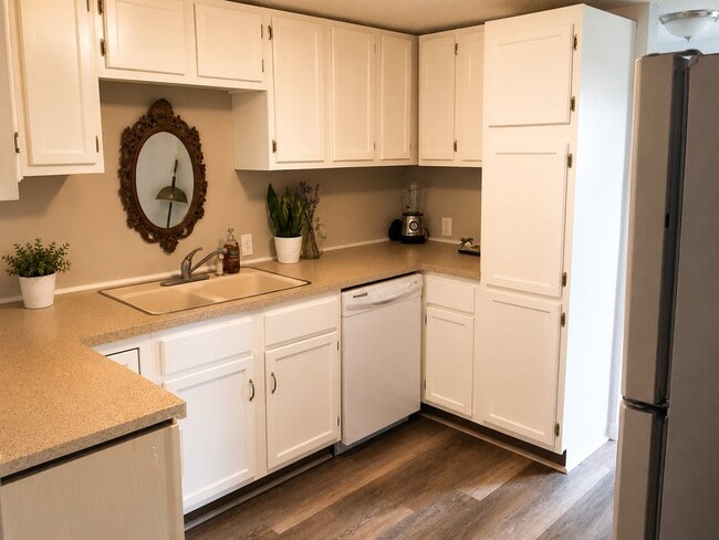 Photo - 6842 E 139 St