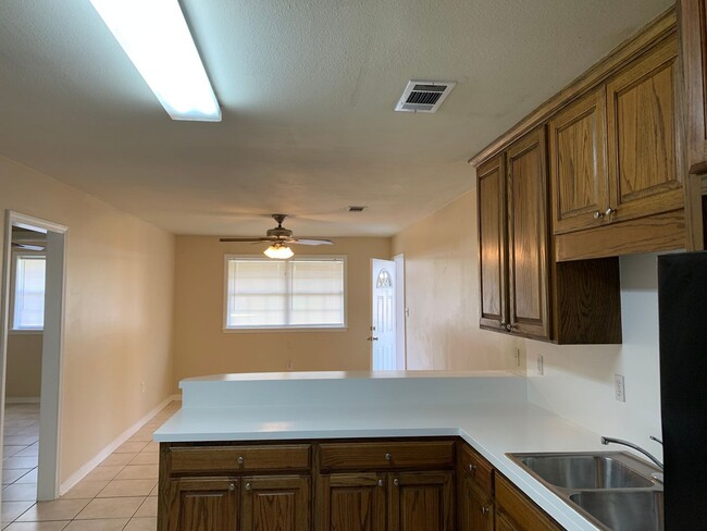 Photo - 3100 Pakenham Dr Unidad 3102 Pakenham Dr.