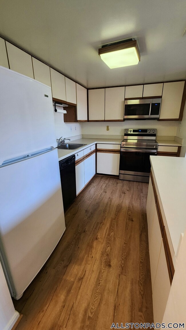 Photo - 85 Brainerd Rd Unidad 303