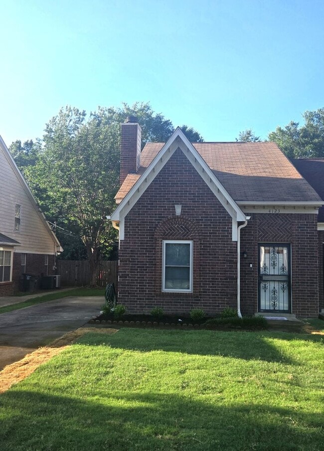 Building Photo - Spacious 3 bedroom 2 bath townhome for lease