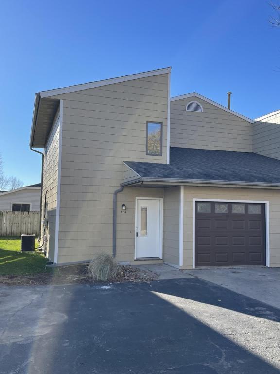 Building Photo - 2214 18th Ave SE