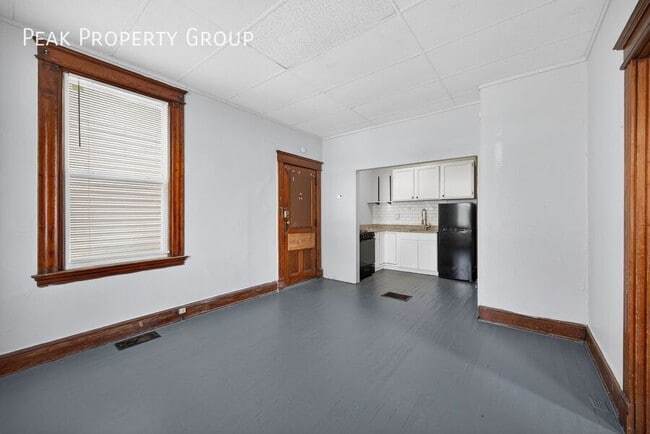 Building Photo - 2339 Rohs St Unit 1F