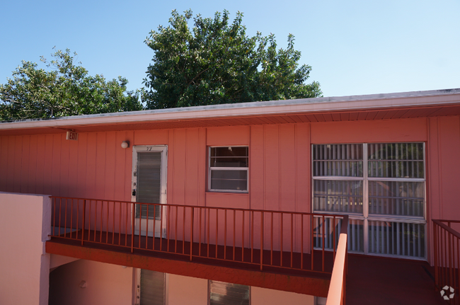 Building Photo - 9 Golfs Edge Unit F Rental