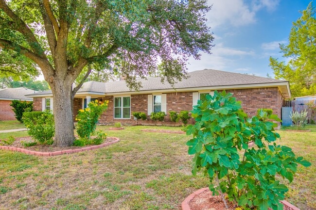 Photo - 2713 Canyon Creek Dr