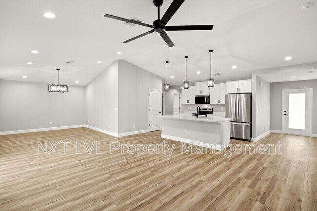 Photo - 213 NW 5th St