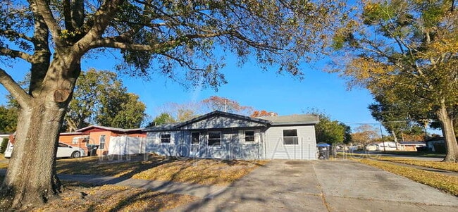 Building Photo - 5935 Antilla Dr